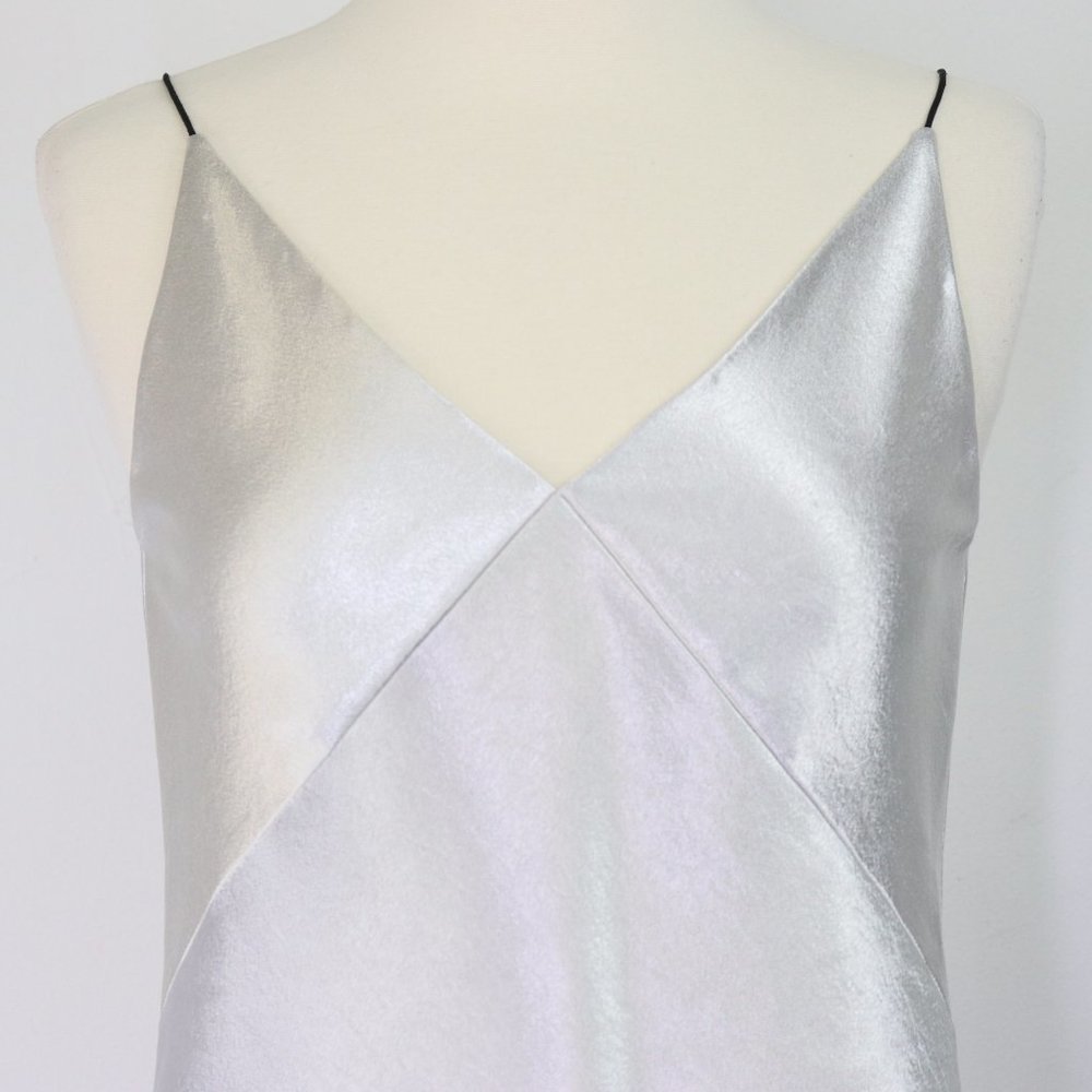 Vince Metallic Satin V-Neck Cami Sleeveless Skinny Strap Camisole Tank Silver XS - Picture 6 of 8